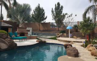 Jewel Fusion - Laguna pool with lounge chairs